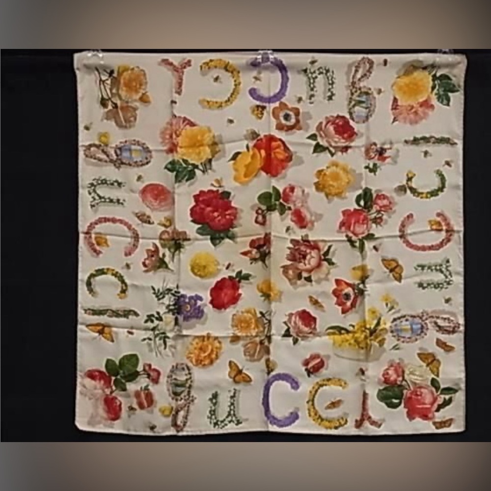 SOLD Gucci Flora 100% Silk Flower Floral Insect Pattern Scarf